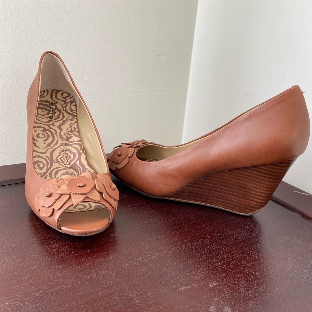 Kenneth Cole brown peep toe wedges